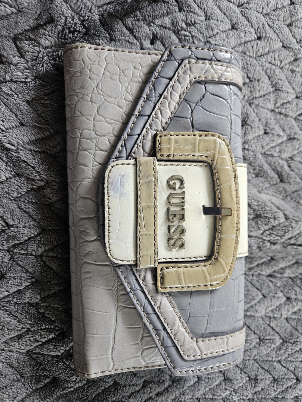 GUESS Tri-Tone Croco Buckle Wallet in Gray, Beige, Cream